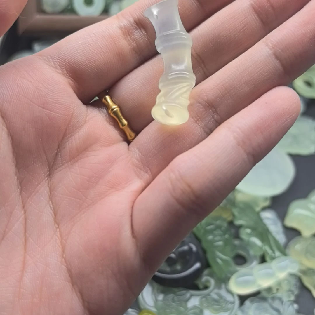合金蛇纹石玉颈饰