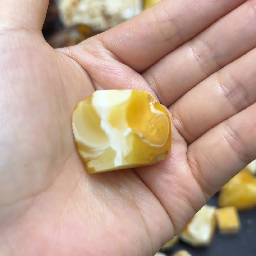 定制琥珀未镶嵌蜜蜡