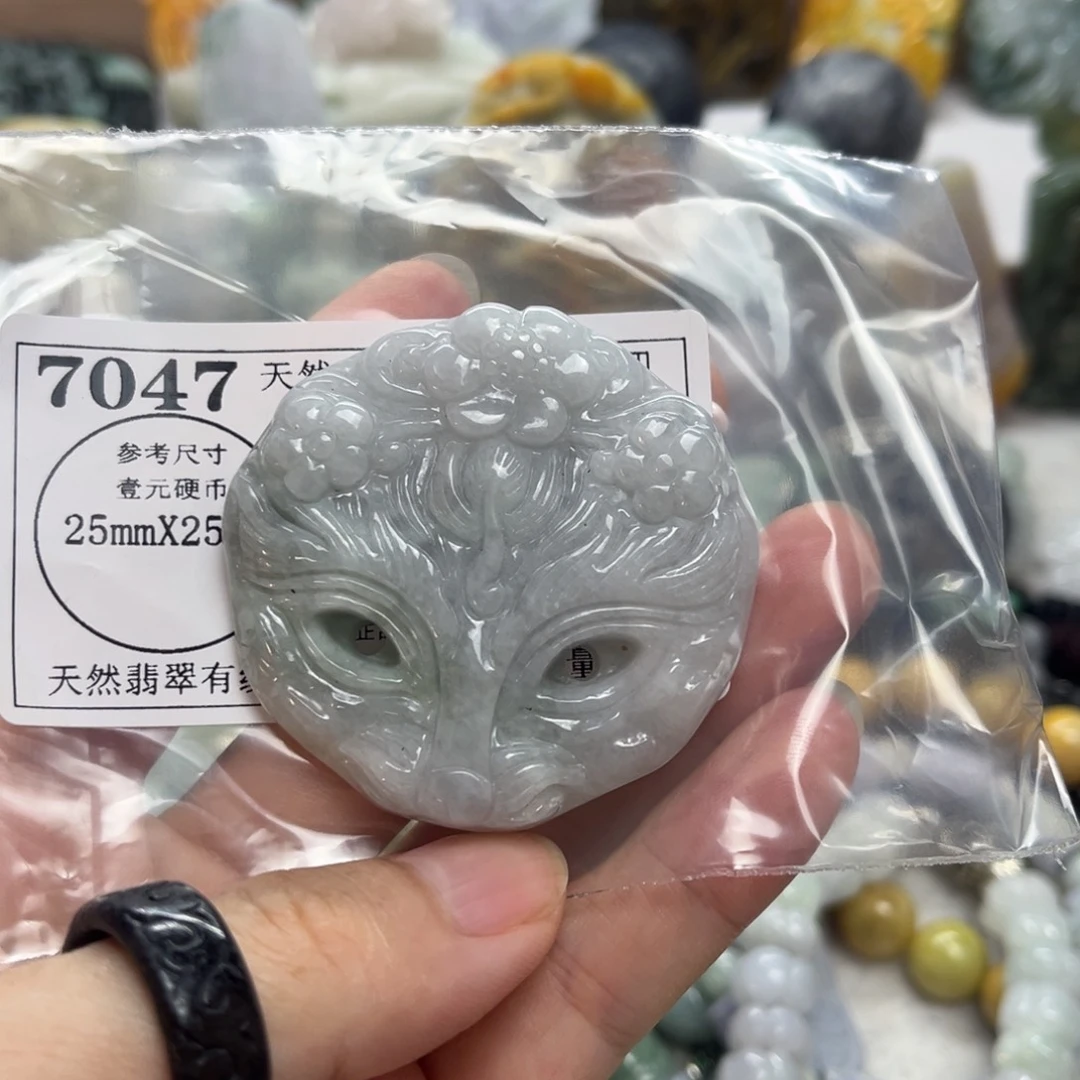 翡翠未镶嵌颈饰7047
