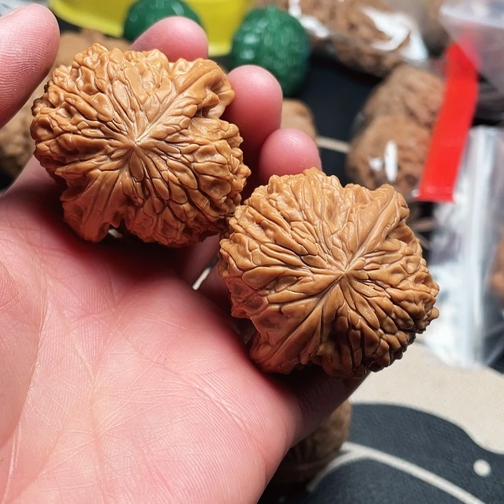 文玩核桃把件平谷暴雪