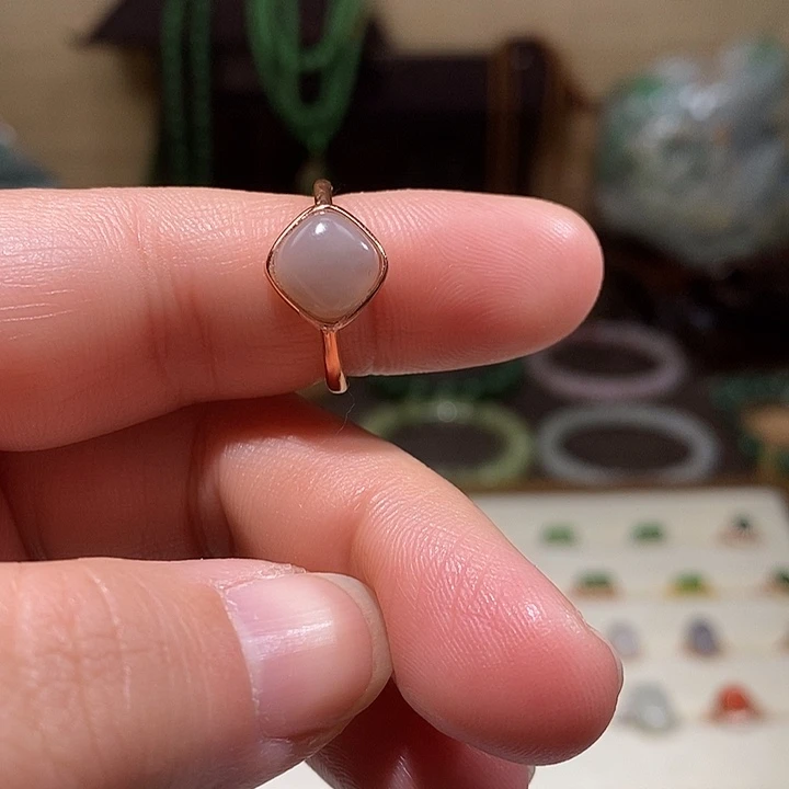 和田玉未镶嵌戒指