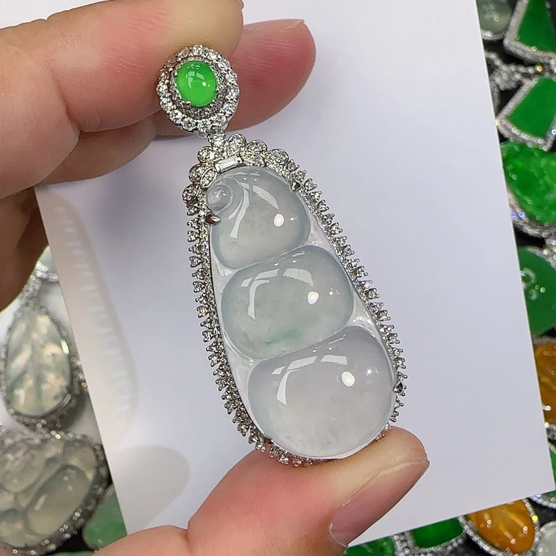 翡翠颈饰18K金镶嵌天然翡翠