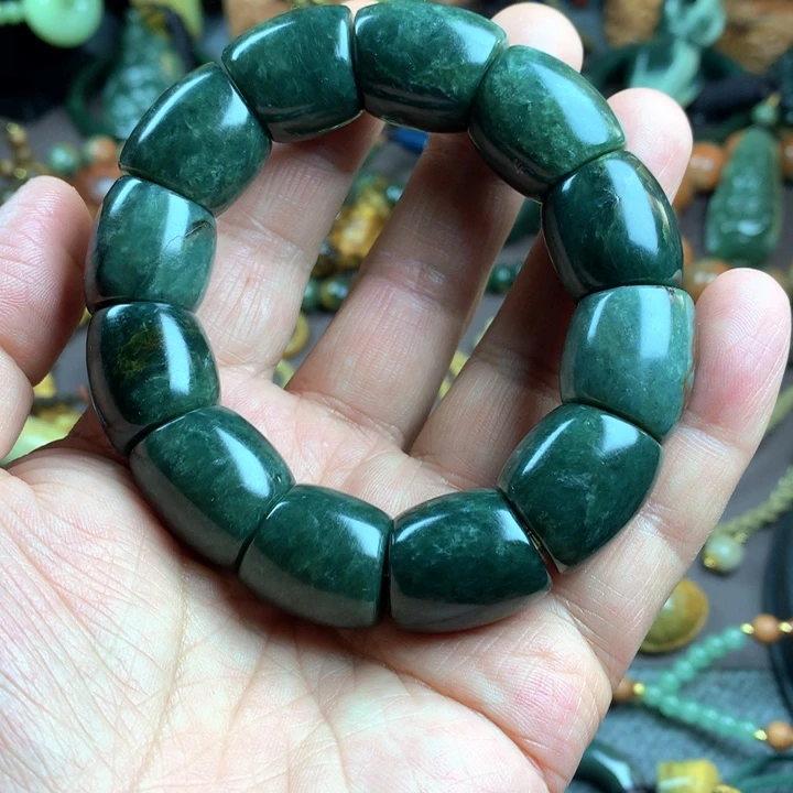 吊坠(赠链)未镶嵌岫岩河磨玉（透闪石质玉）