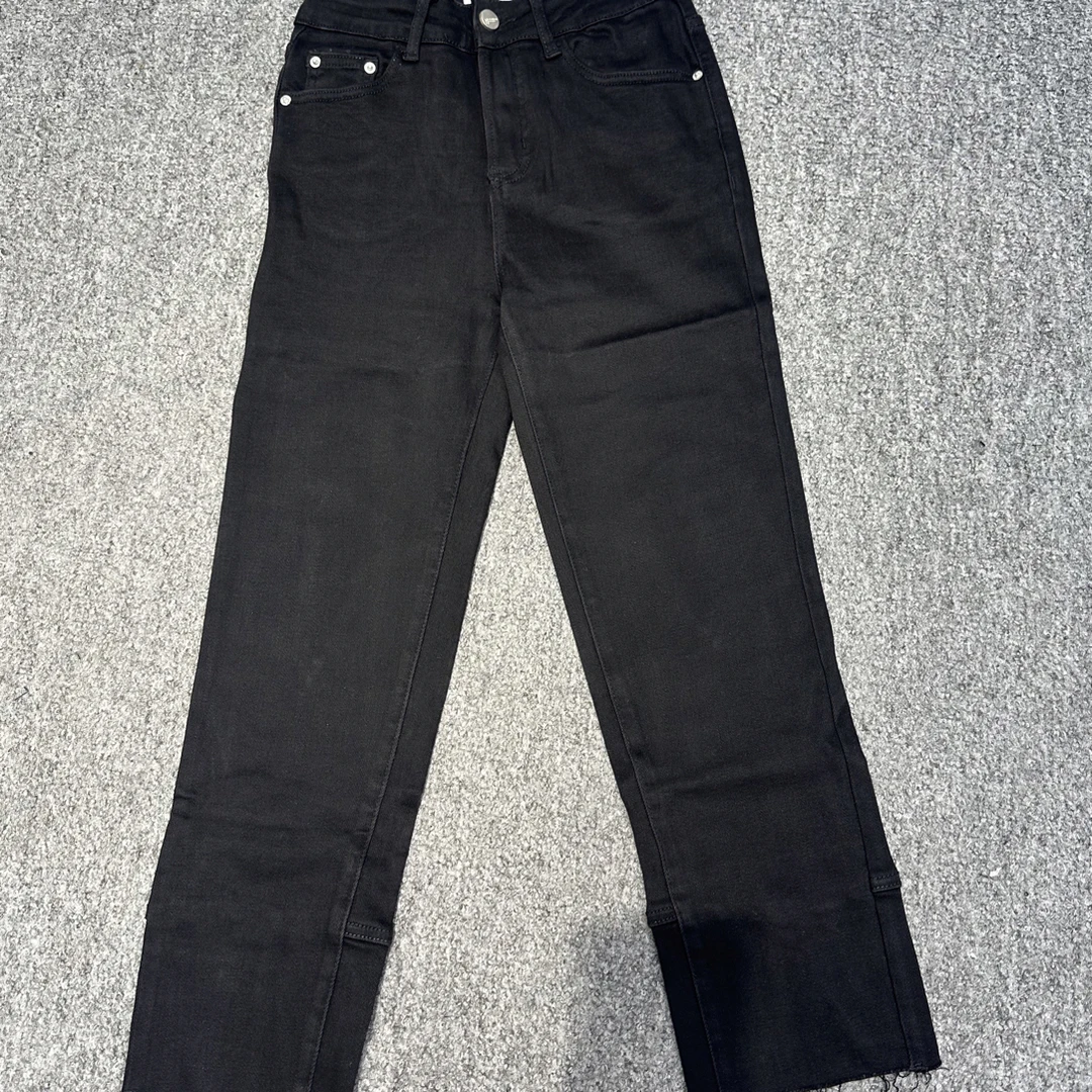 后开叉九分紧身显瘦烟管牛仔裤