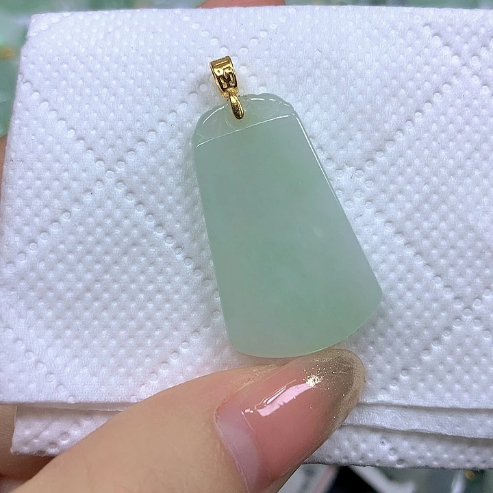 翡翠未镶嵌颈饰挂件