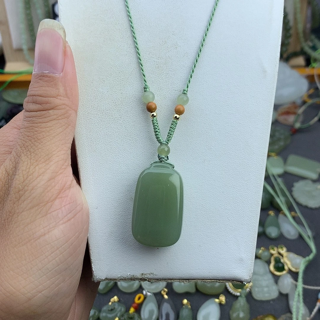 雪***姐和田玉未镶嵌吊坠(不含链)