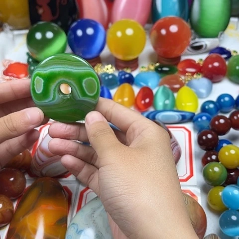 玛瑙/玉髓耳钉未镶嵌