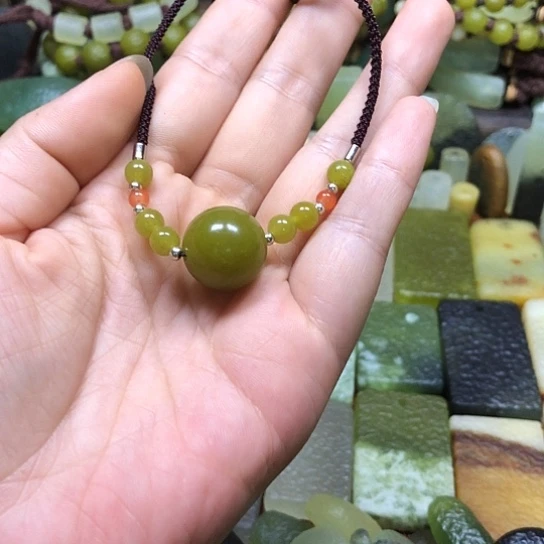 岫玉未镶嵌吊坠岫