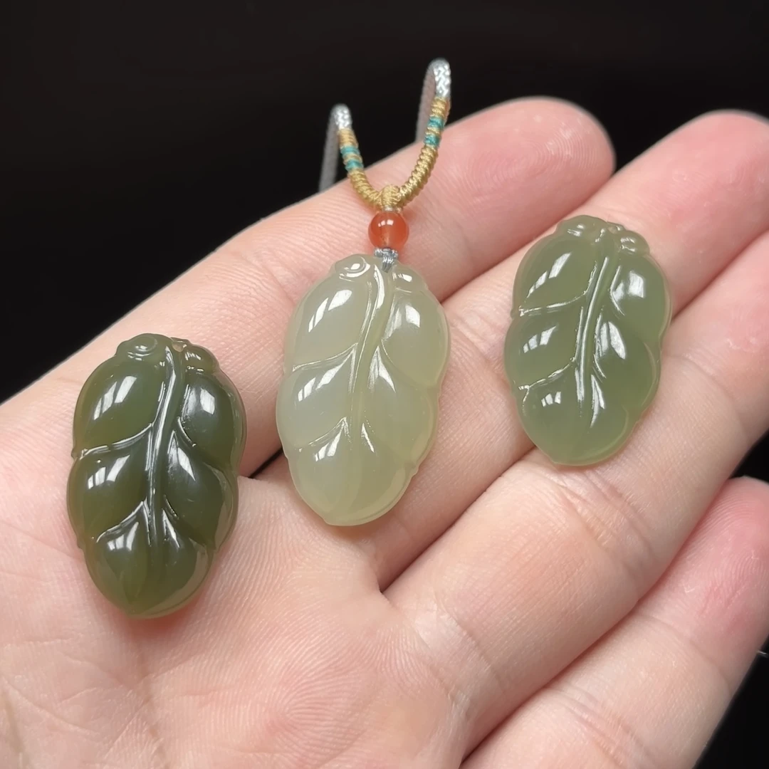 【大叶有成】和田玉 高冰晴水叶子吊坠尺寸约29*18mm（多样性发其一）