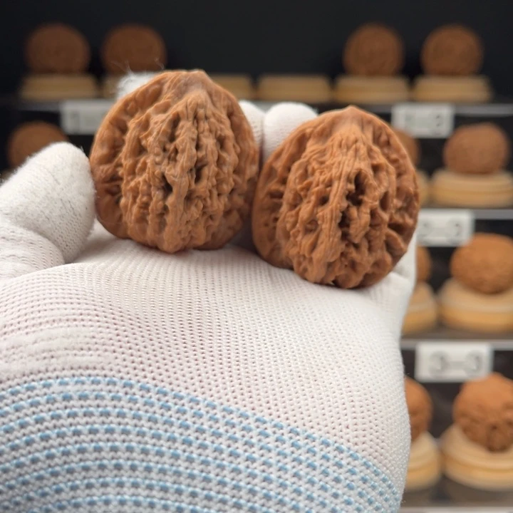 小****文玩核桃吊坠麦虎