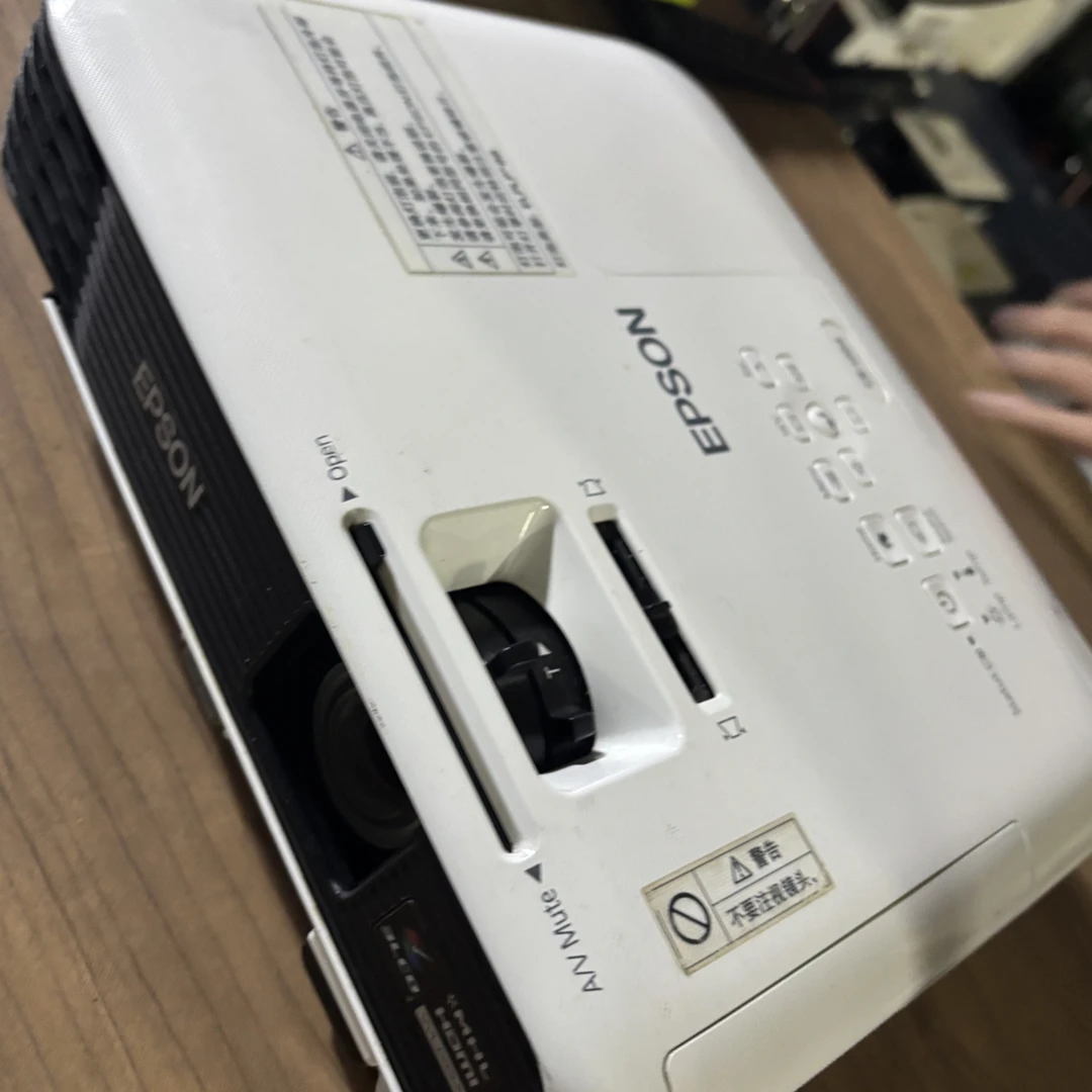 二手 爱普生u04 1920.200投影仪 运费自理