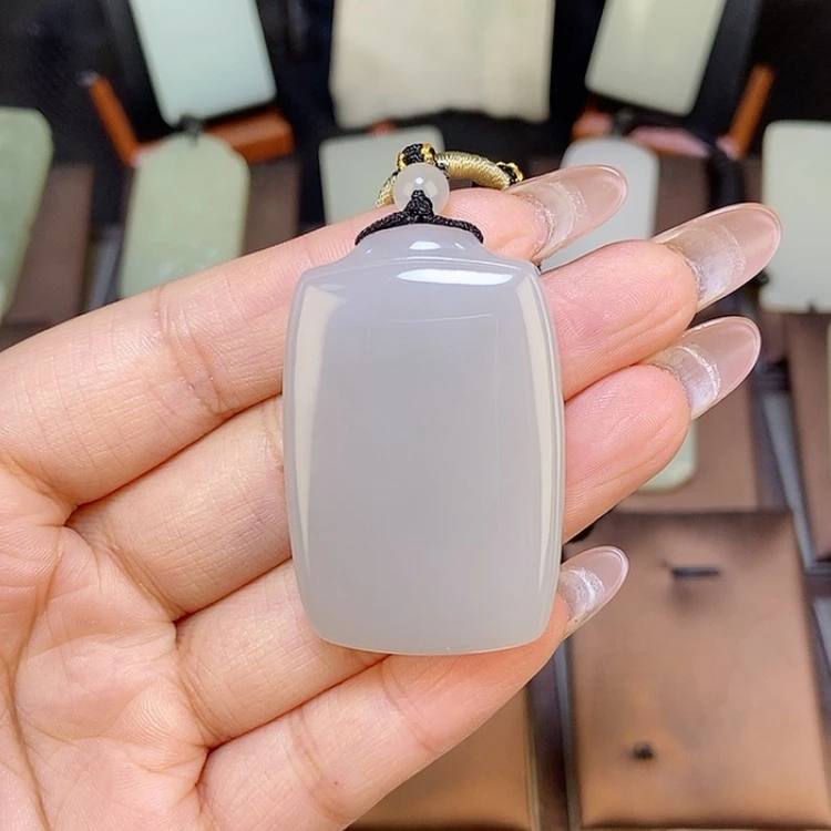 【闪购商品】颈饰未镶嵌和田玉