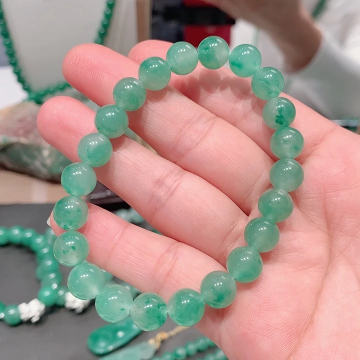 石英质玉（非洲翠）合金颈饰