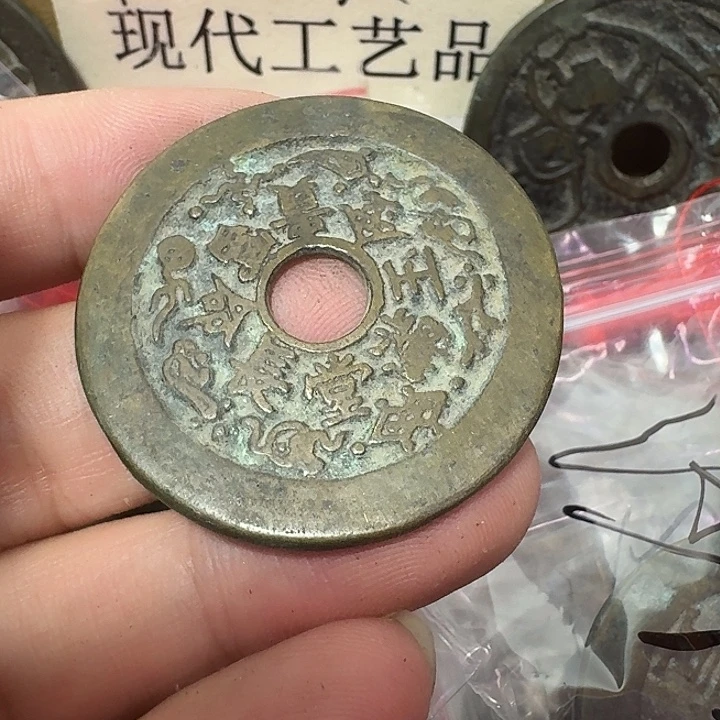 撸***堂铜现代工艺品花钱