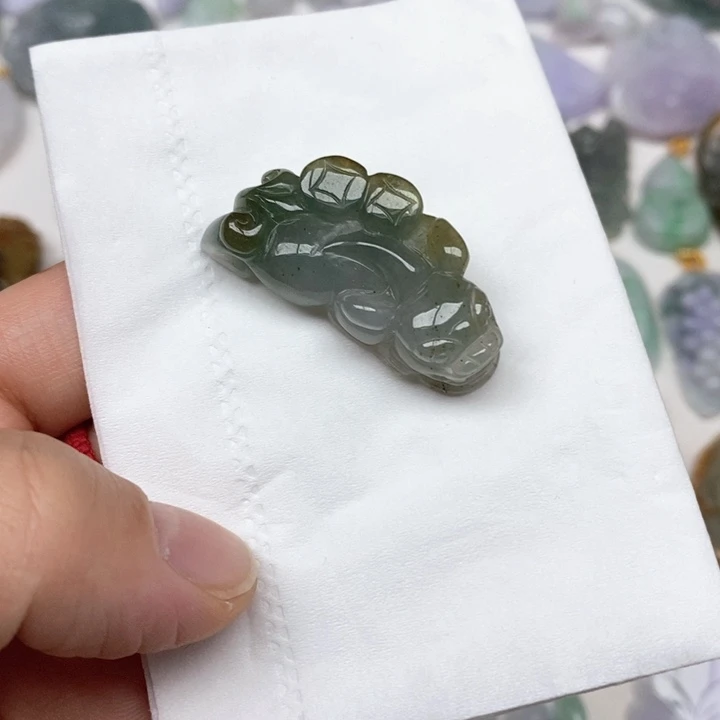 翡翠未镶嵌颈饰44号