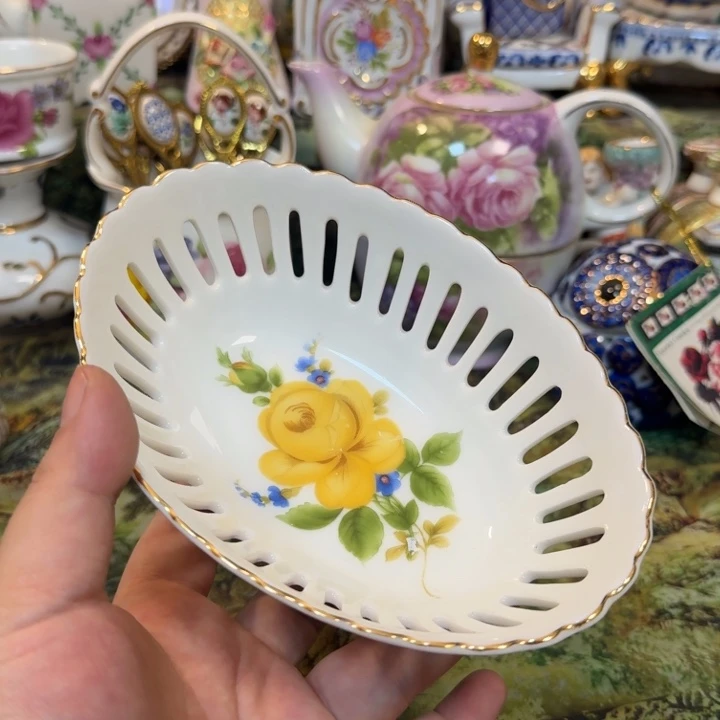 鹿与海陶瓷家居有限公司