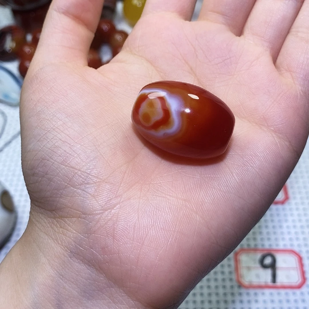 影***人未镶嵌玛瑙/玉髓珠宝奇石