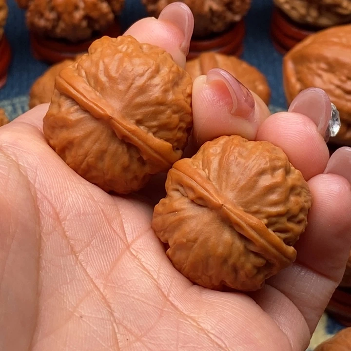 把件文玩核桃精品玉石方尊