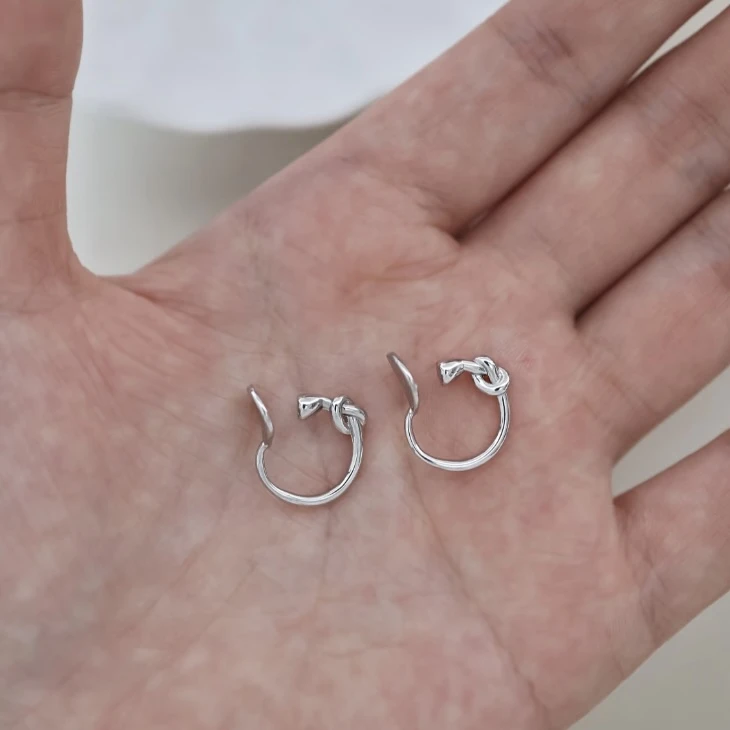 铜合金耳饰 H551张子枫同款纽结耳圈蚊香盘耳夹ins休闲通勤耳夹