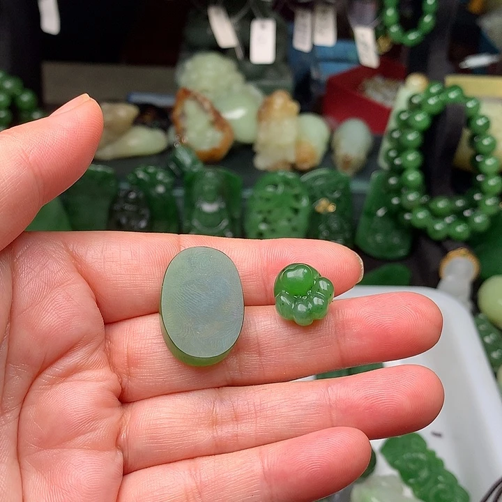 用***8和田玉未镶嵌颈饰