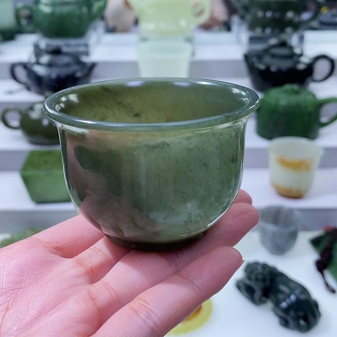 和田玉未镶嵌挂件杯子