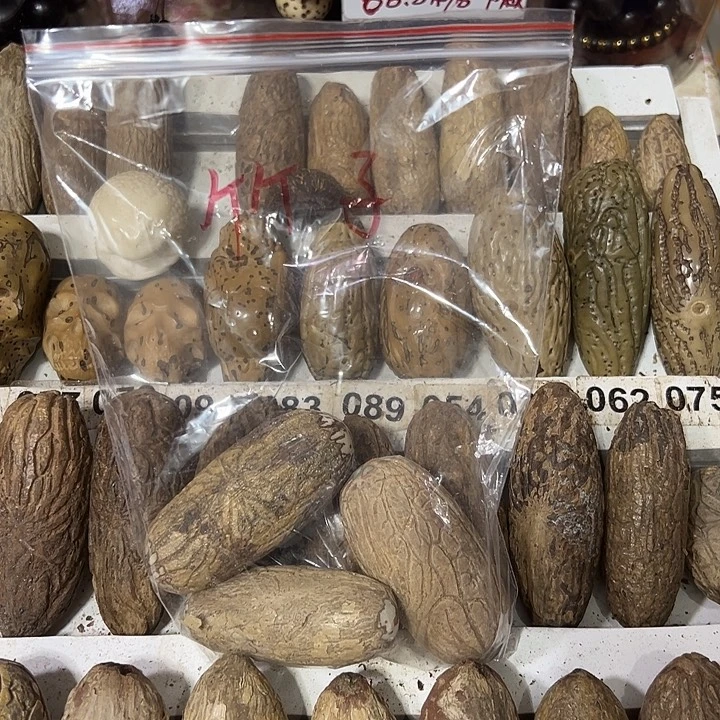 天然千眼菩提不退不换