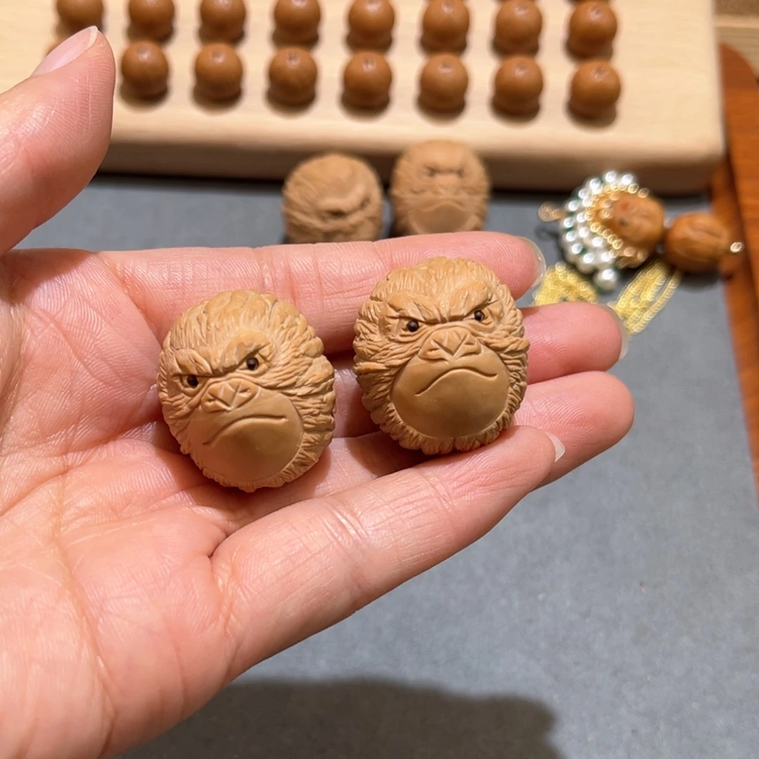 手串猴头核桃元宝手捻雕刻猴子
