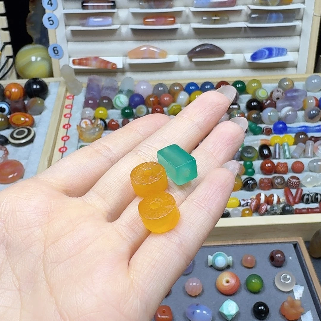 姚***怼玛瑙/玉髓未镶嵌天然玛瑙