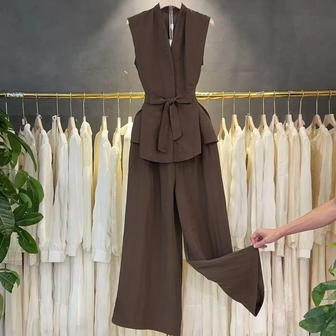 A537 2025法式气质高级感V领背心收腰裤子女设计感显瘦两件套装女