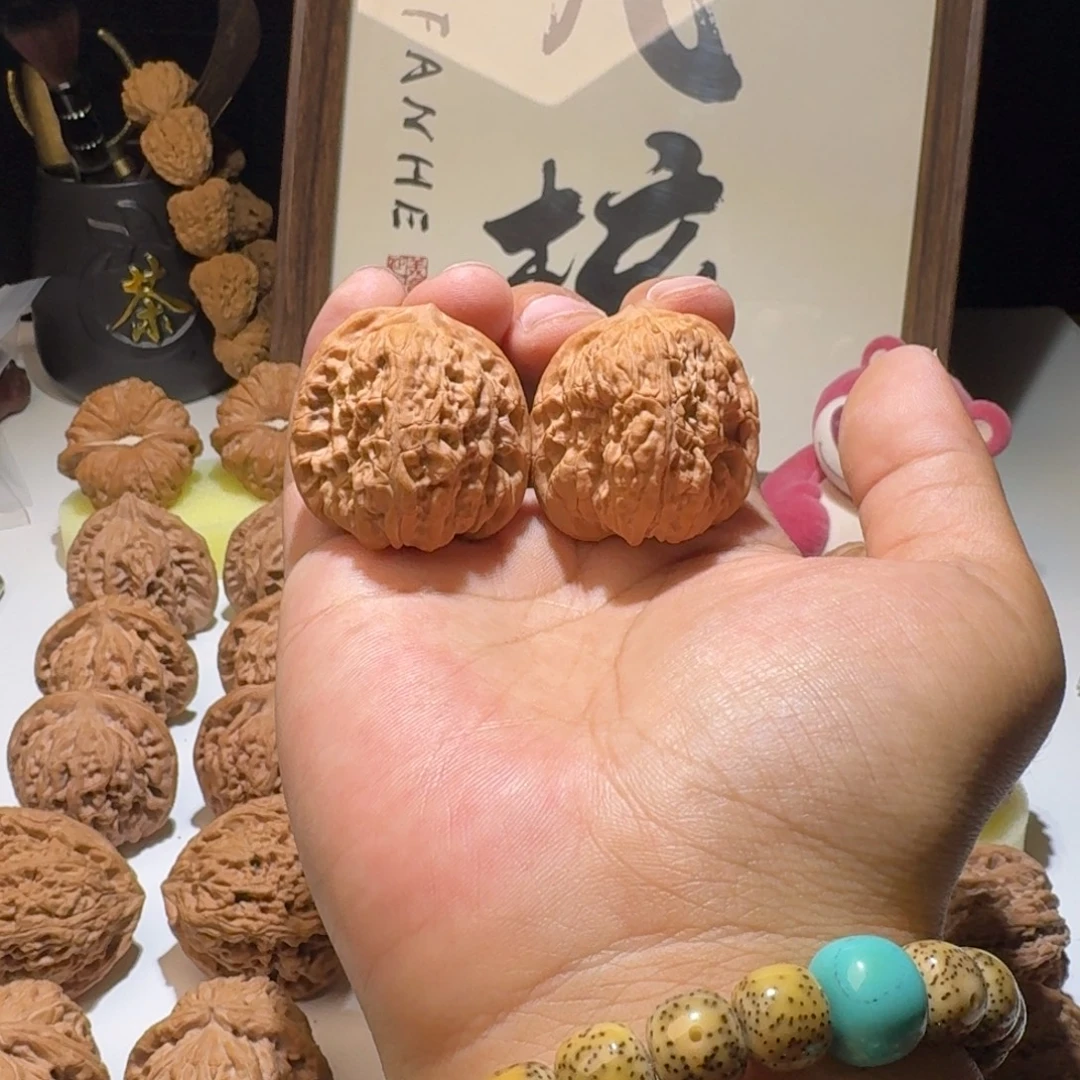 文玩核桃吊坠40尺寸宽城狮子头