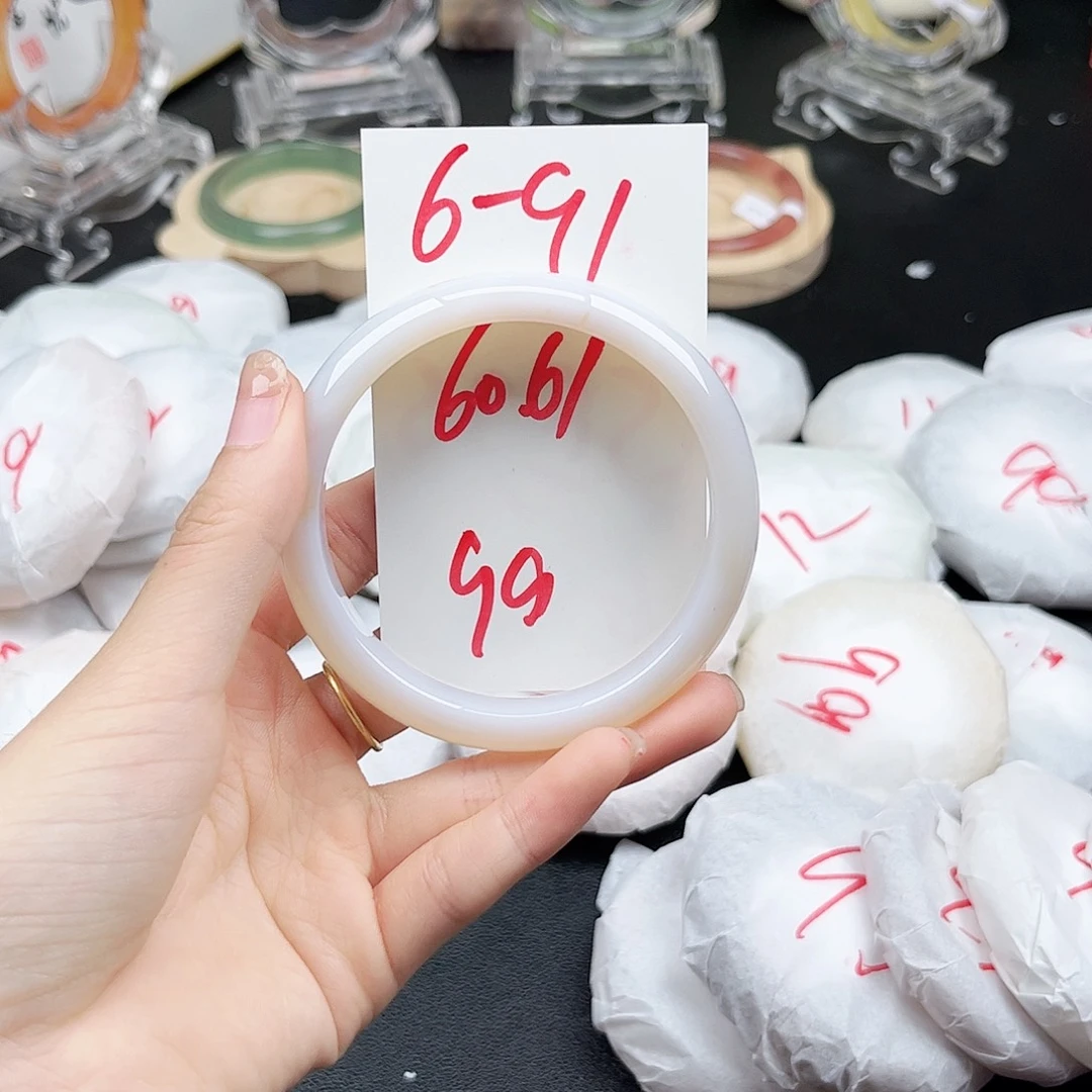 未镶嵌手镯石英质玉6.91