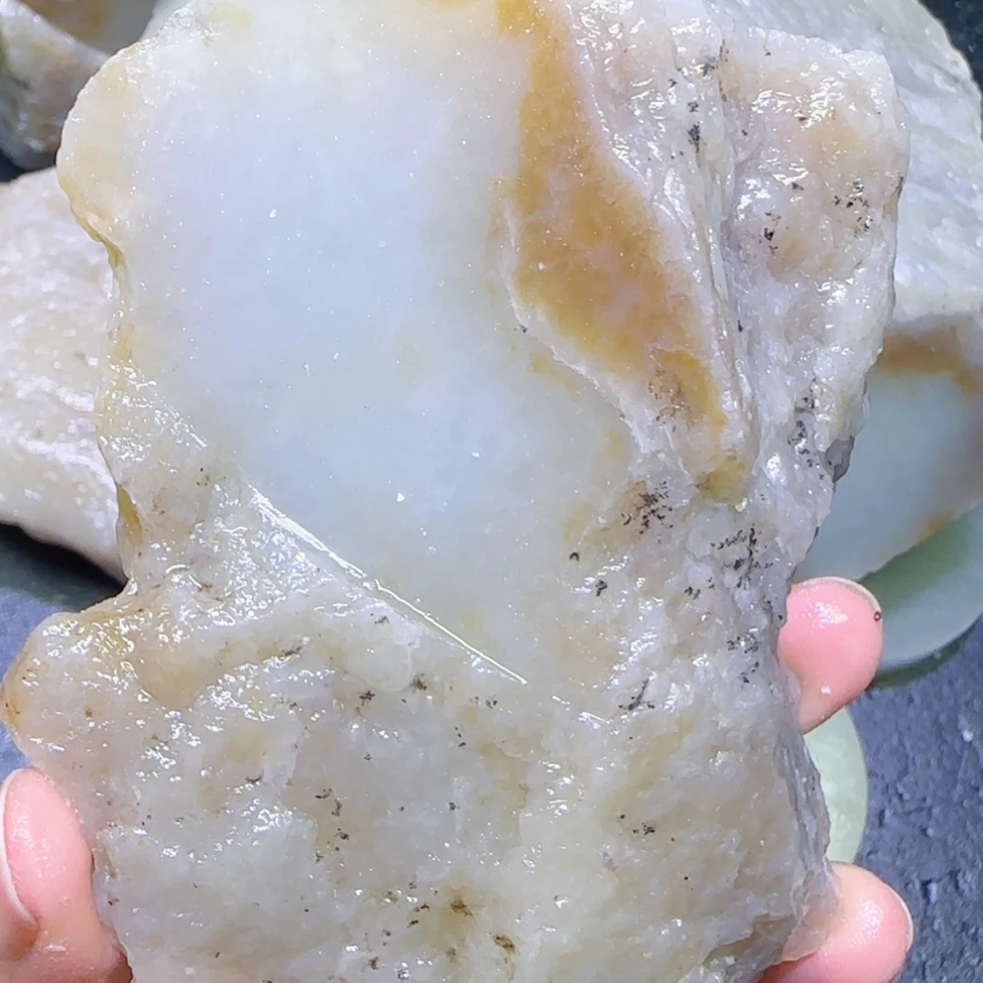 和田玉未镶嵌珠宝半成品