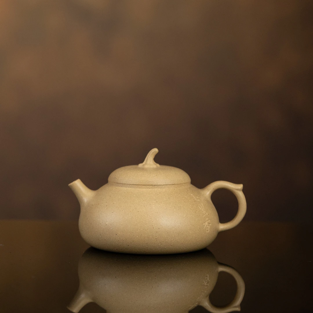 【利贞l七里香茄瓜】原矿本山绿泥约200cc手工制宜兴紫砂茶壶JST