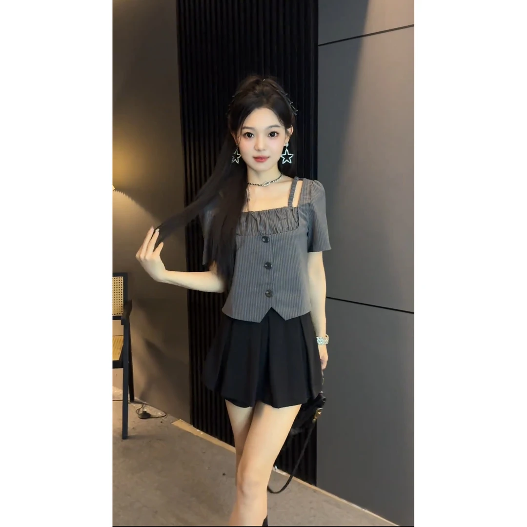 拉夏贝尔高级感洋气简约上衣女2025年夏季假两件条纹方领短袖小衫