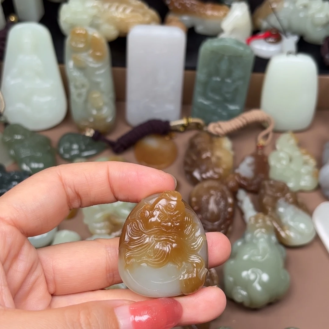 颈饰未镶嵌和田玉