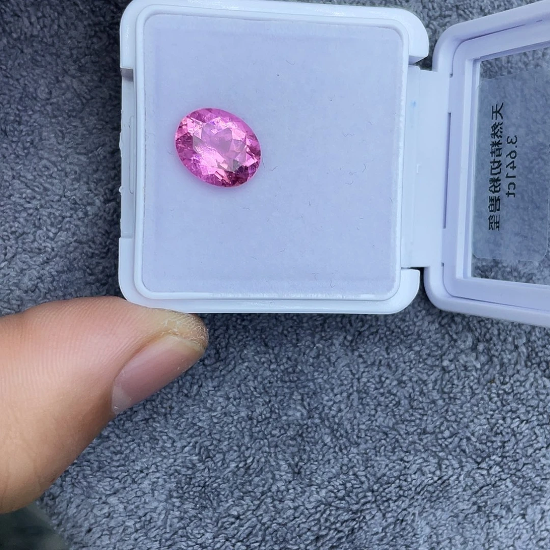 未镶嵌裸石碧玺3.641Ct。