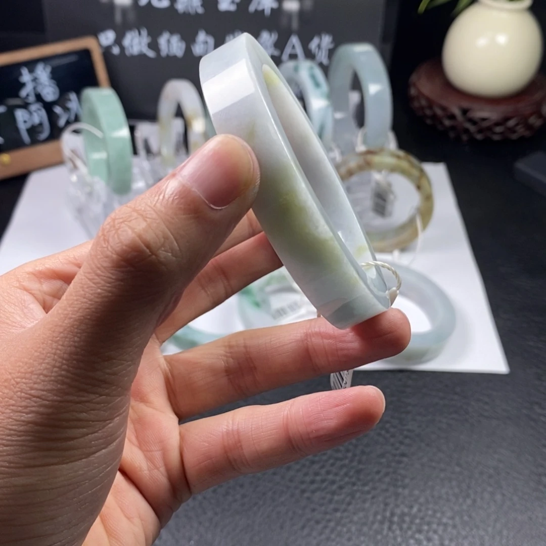 未镶嵌手镯定制翡翠