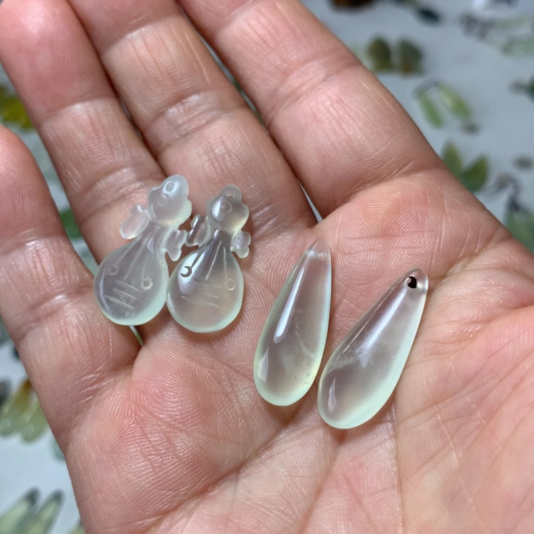 如***棠蛇纹石玉未镶嵌耳环