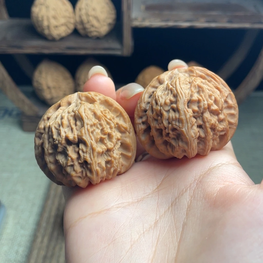 文玩核桃吊坠球白41 全品白茬精配毕业红皮