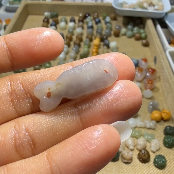 和田玉未镶嵌珠宝奇石