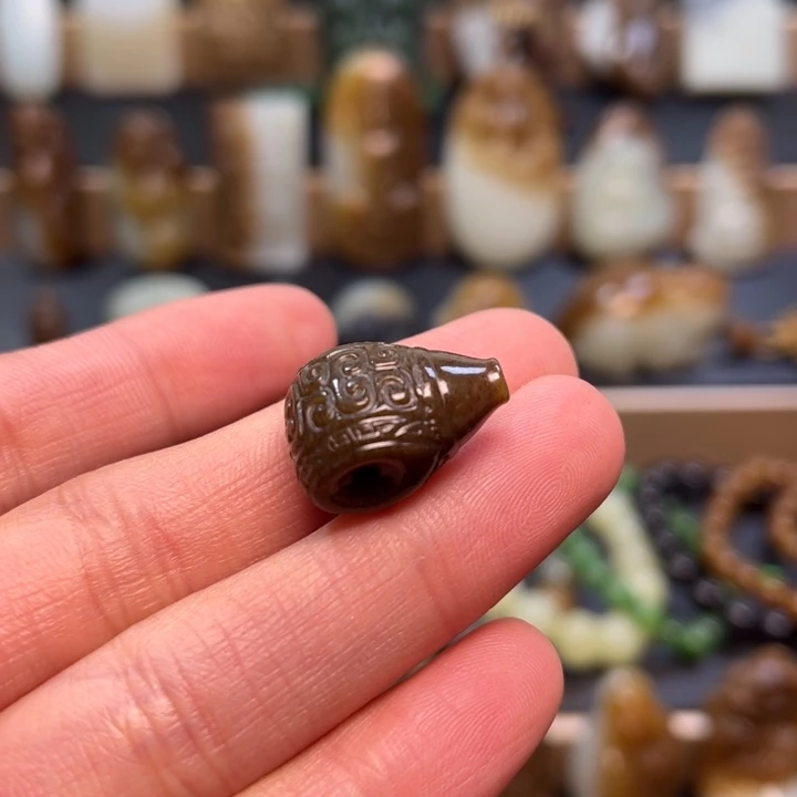 和田玉（糖玉）颈饰未镶嵌