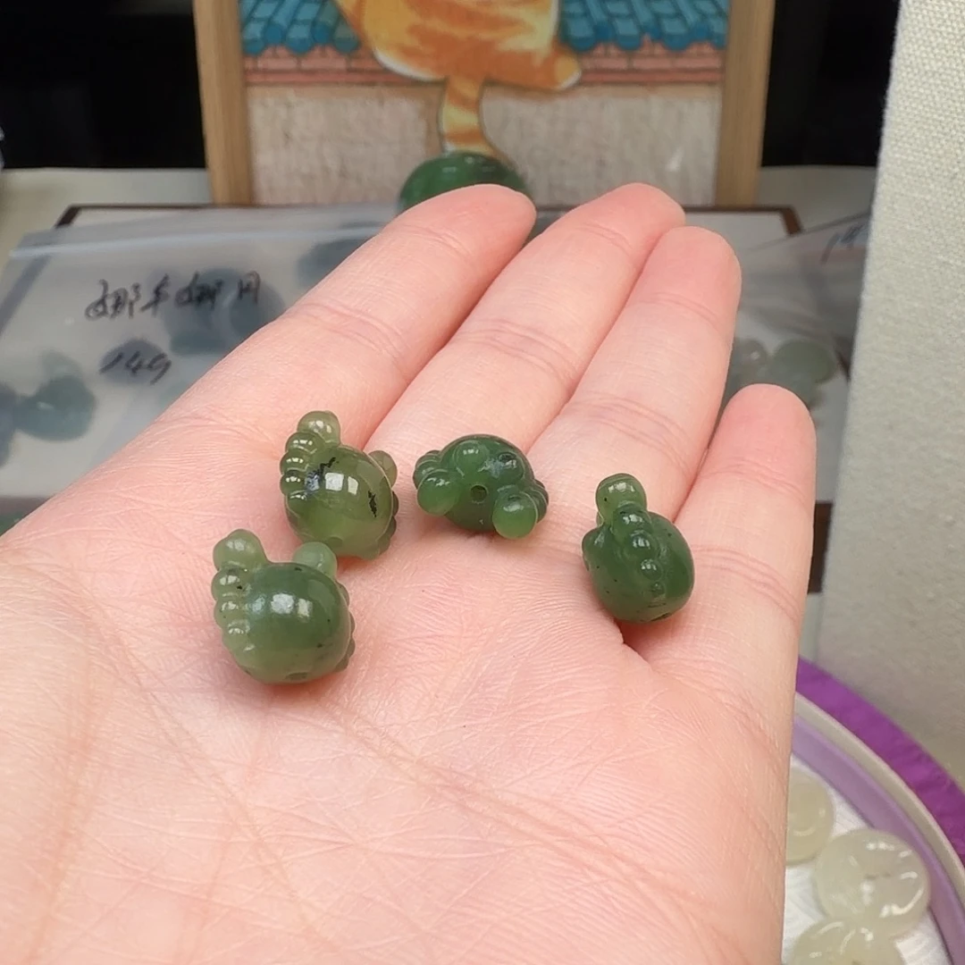 七***夕和田玉（碧玉）未镶嵌颈饰