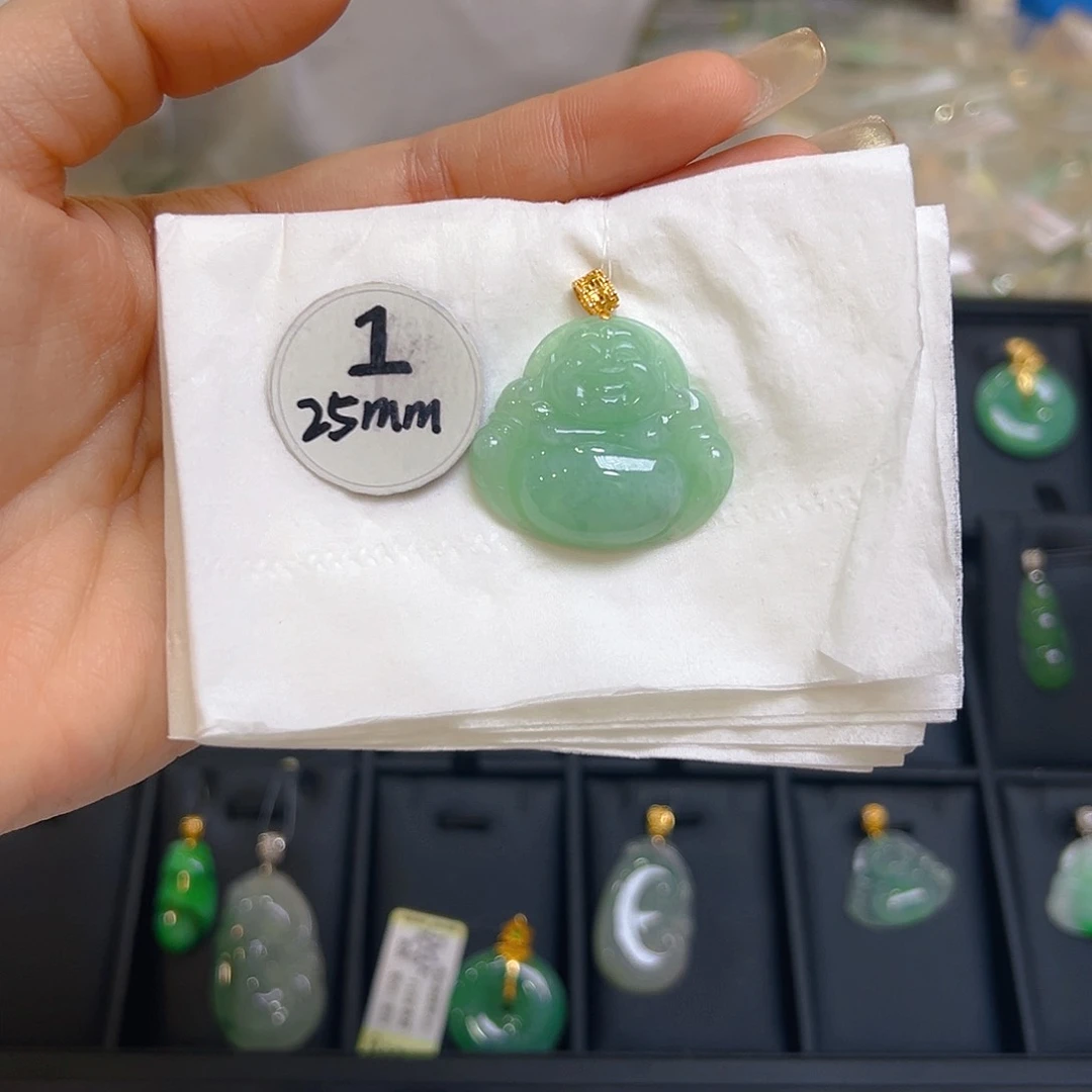翡翠颈饰18K金镶嵌翡翠