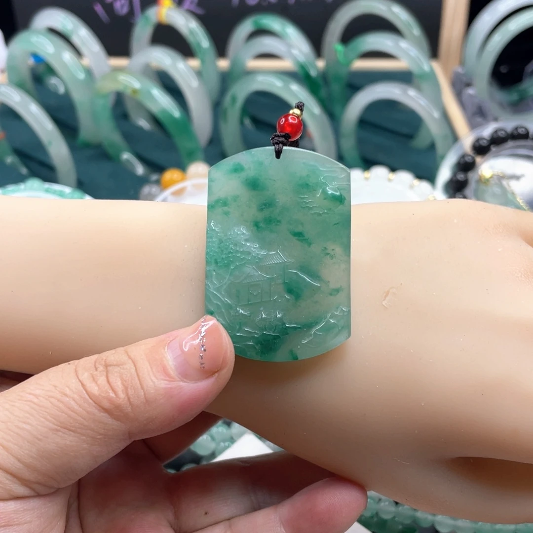 石英质玉未镶嵌颈饰