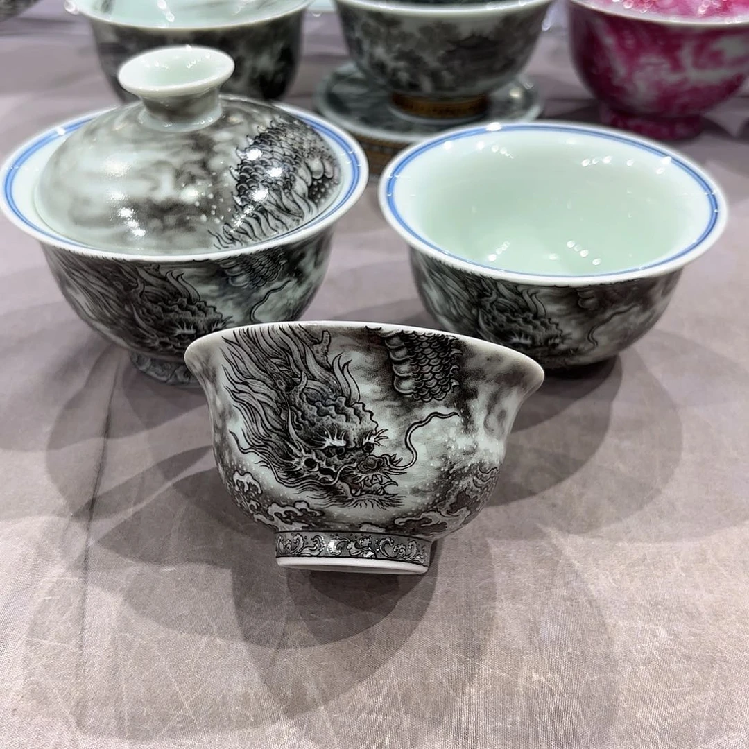 龙***、瓷片景德镇瓷器精品博览中心