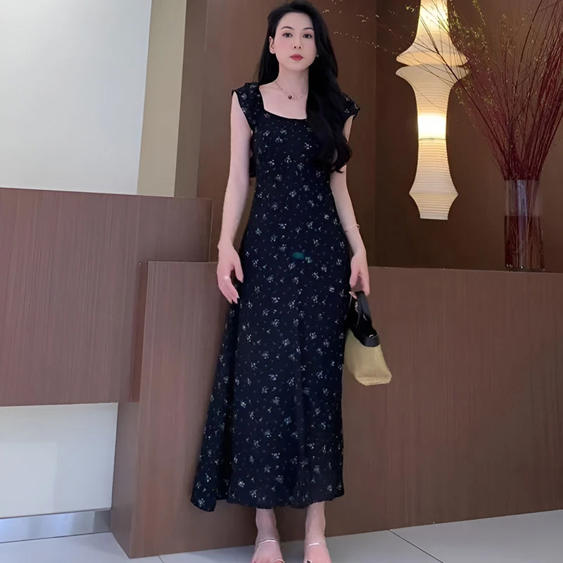 法式百搭无袖方领连衣裙女2025新款夏季收腰高级感爆款碎花中长裙