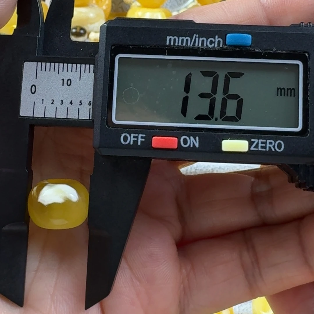 蜜蜡未镶嵌裸石19杂