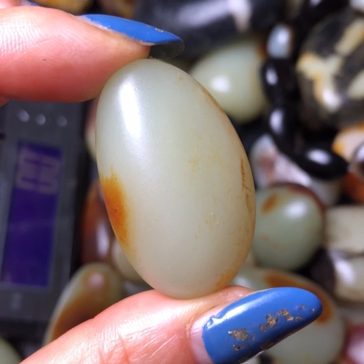 和田玉未镶嵌珠宝奇石