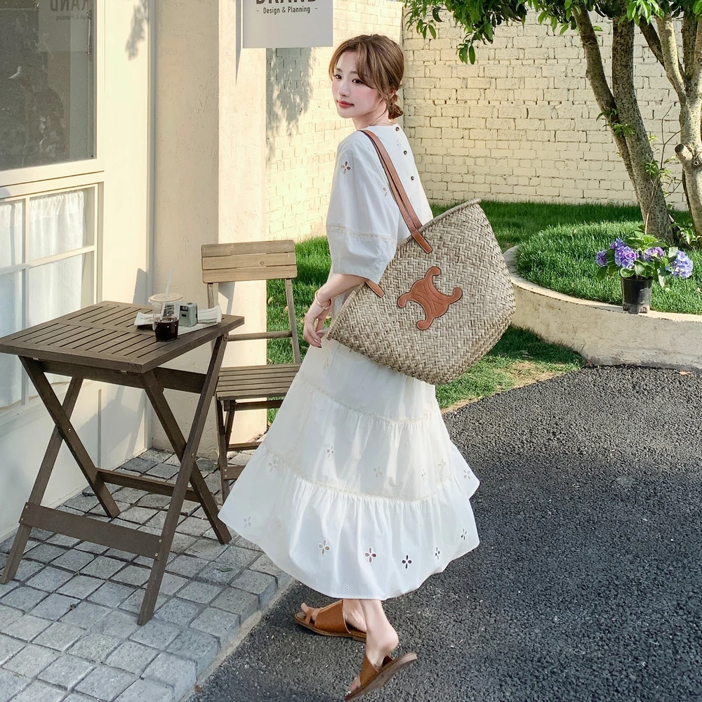 2025年夏新款圆领宽松上衣松紧腰半身裙套装镂空绣花设计感两件套