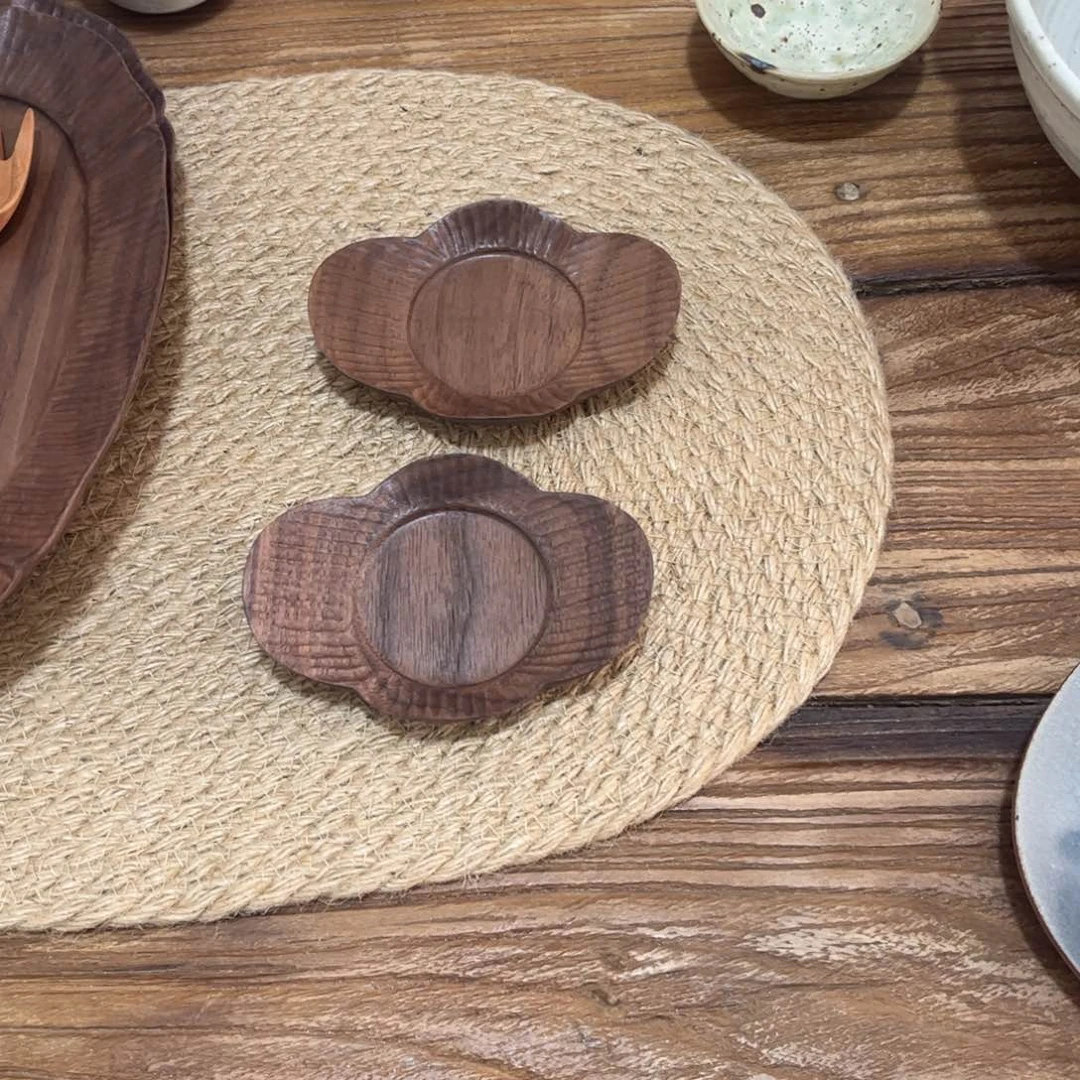 陶黑胡桃木手刻杯托1个